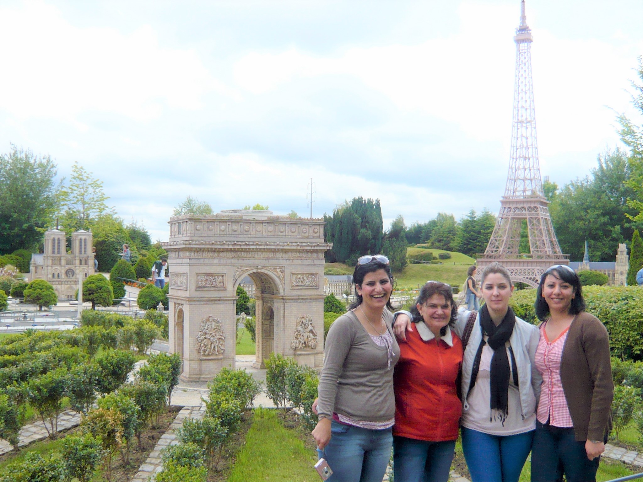 Six professeurs de français en immersion dans des écoles en France